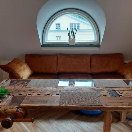Modern History Apartment Талин Екстериор снимка