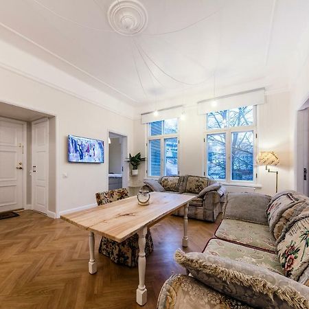 Modern History Apartment Талин Екстериор снимка