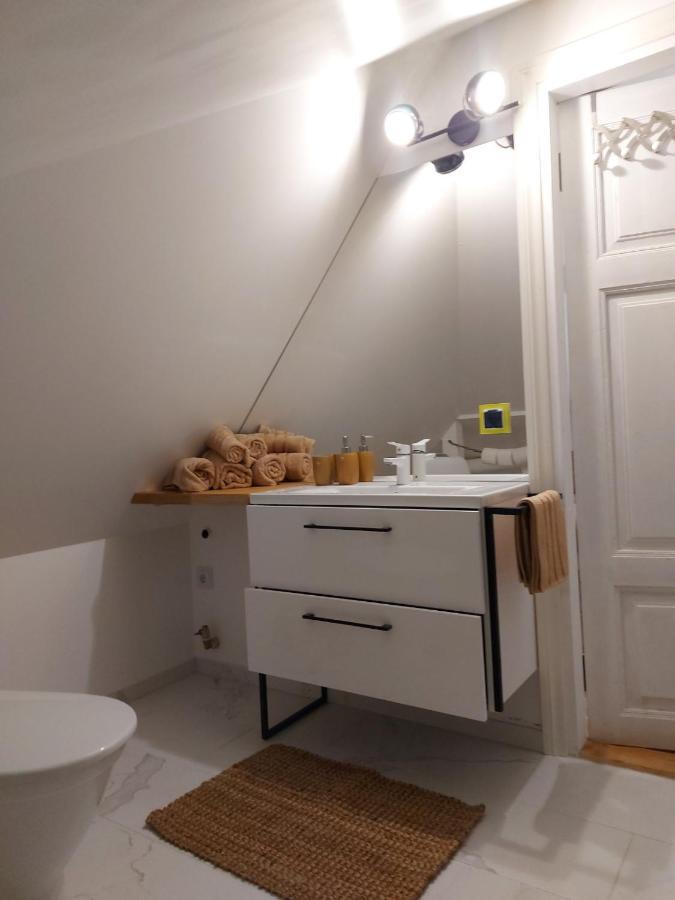 Modern History Apartment Талин Екстериор снимка