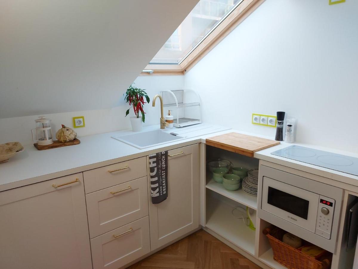 Modern History Apartment Талин Екстериор снимка