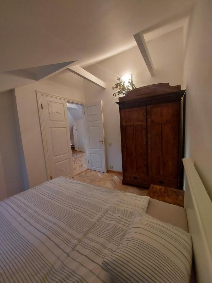 Modern History Apartment Талин Екстериор снимка