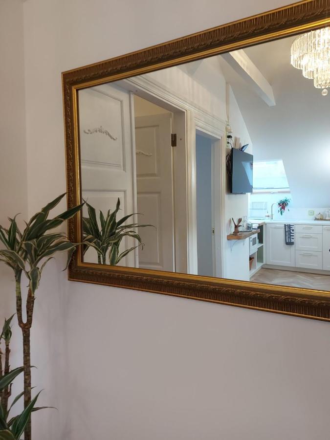 Modern History Apartment Талин Екстериор снимка