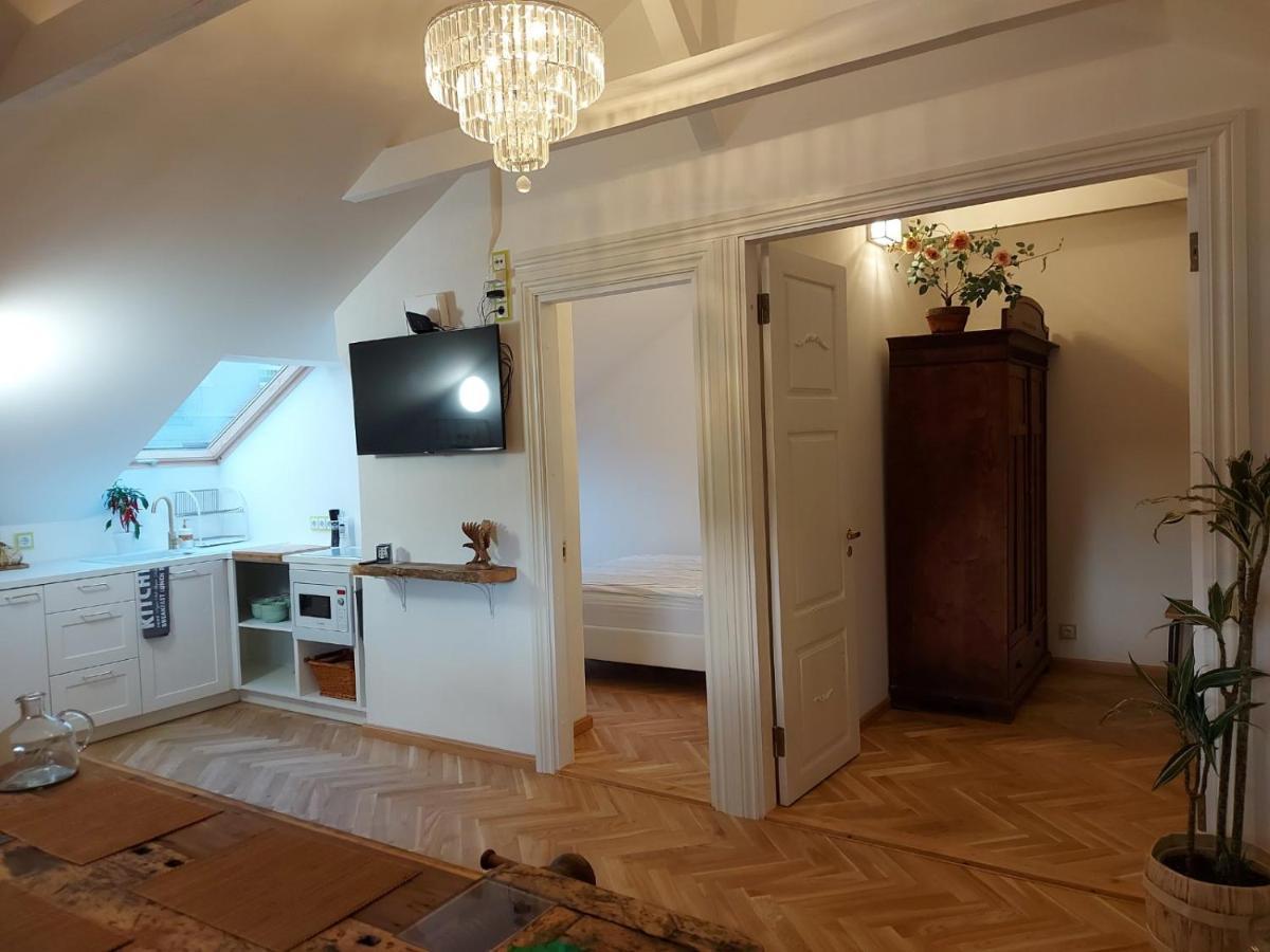 Modern History Apartment Талин Екстериор снимка