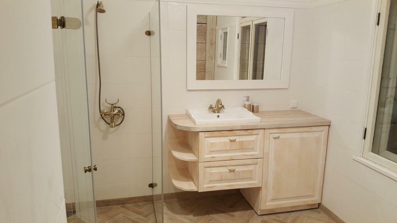 Modern History Apartment Талин Екстериор снимка
