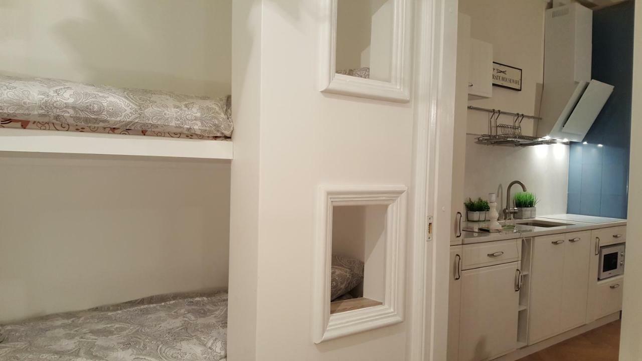 Modern History Apartment Талин Екстериор снимка
