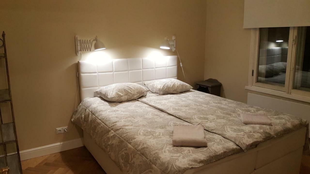 Modern History Apartment Талин Екстериор снимка