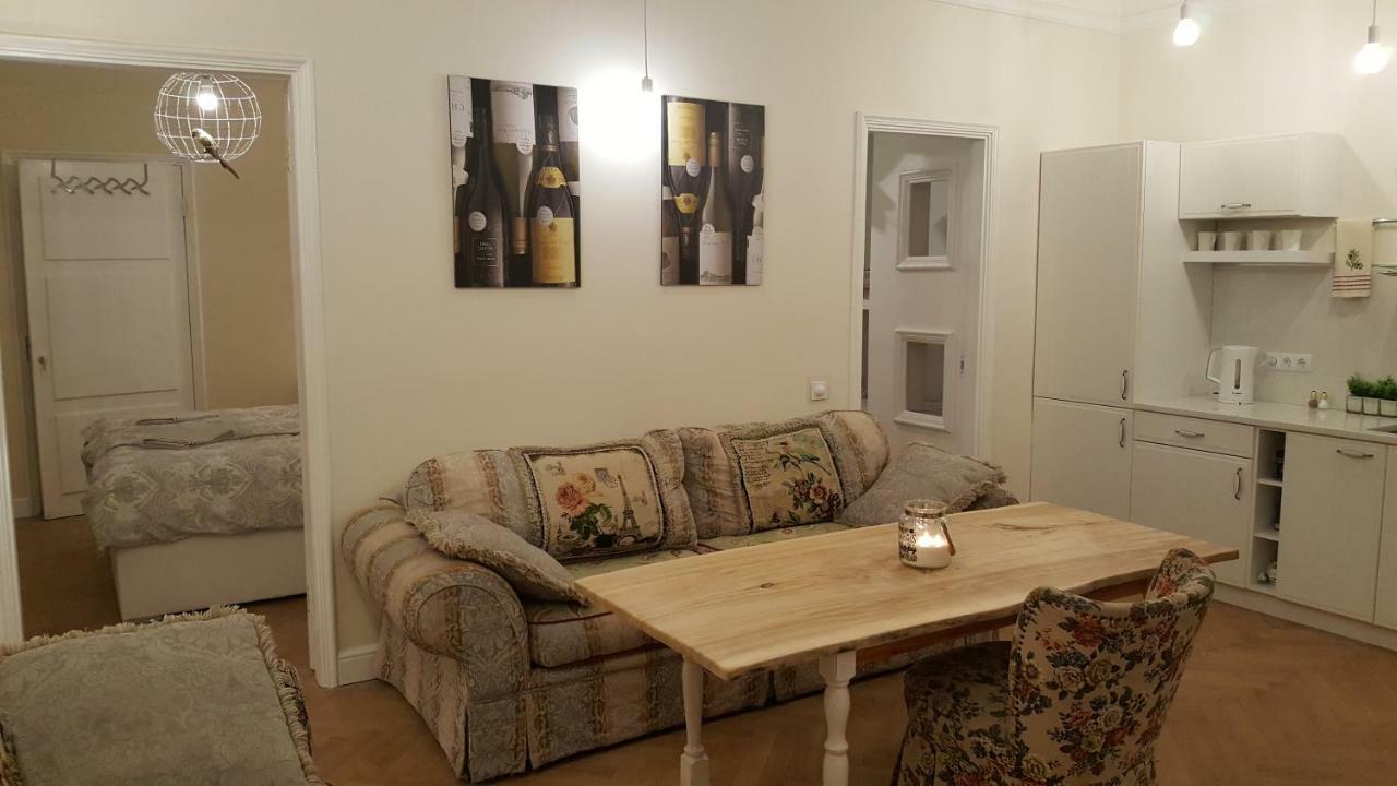 Modern History Apartment Талин Екстериор снимка