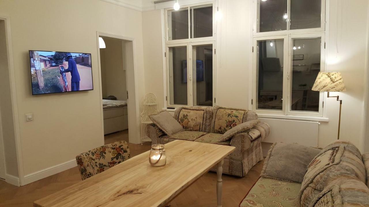 Modern History Apartment Талин Екстериор снимка