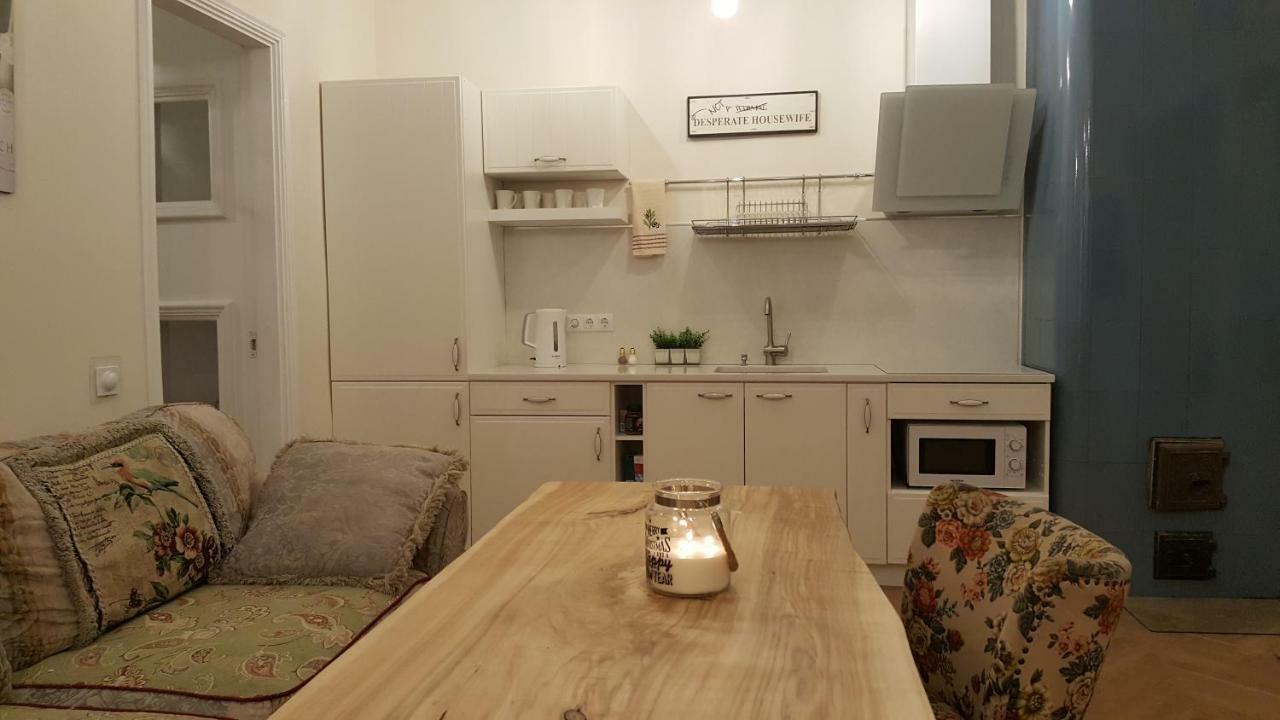 Modern History Apartment Талин Екстериор снимка