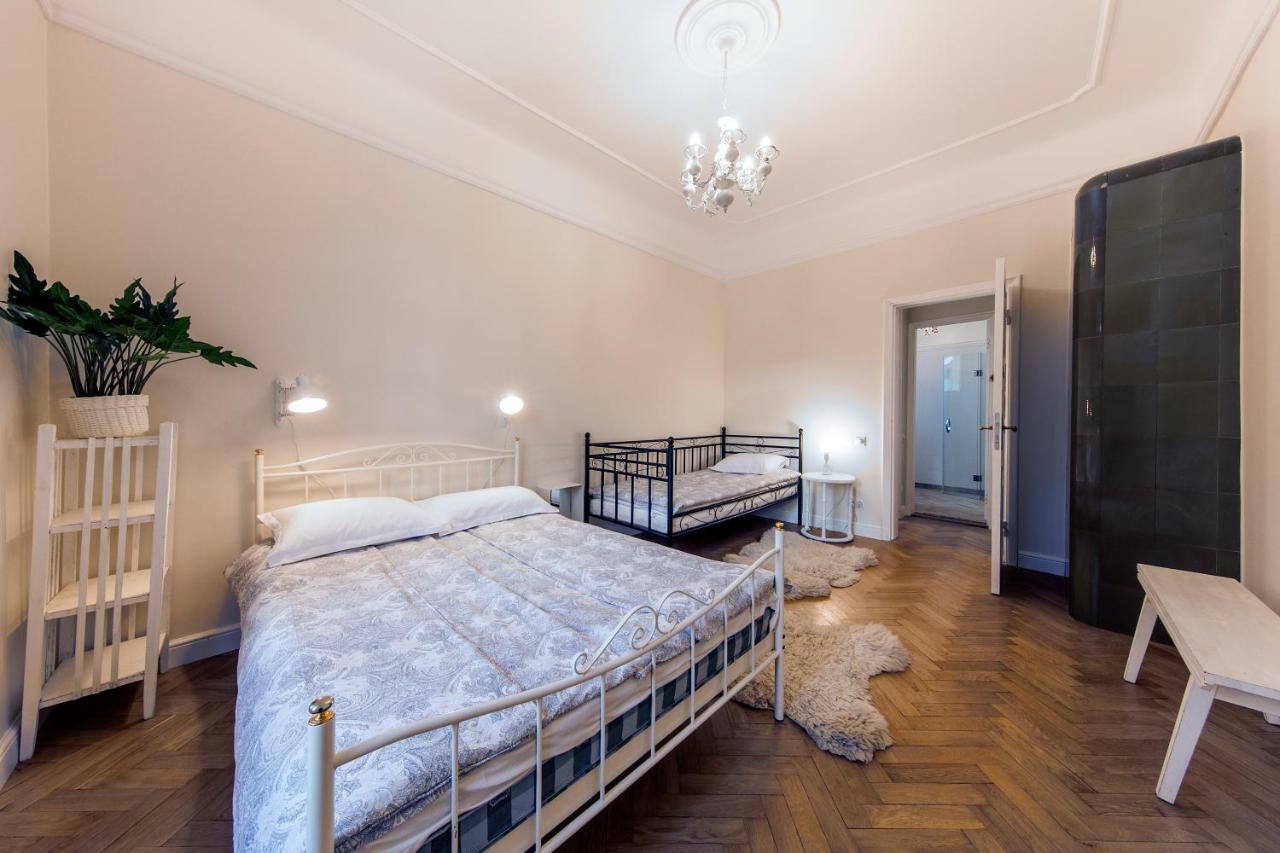 Modern History Apartment Талин Екстериор снимка