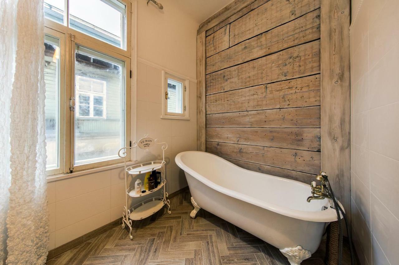 Modern History Apartment Талин Екстериор снимка