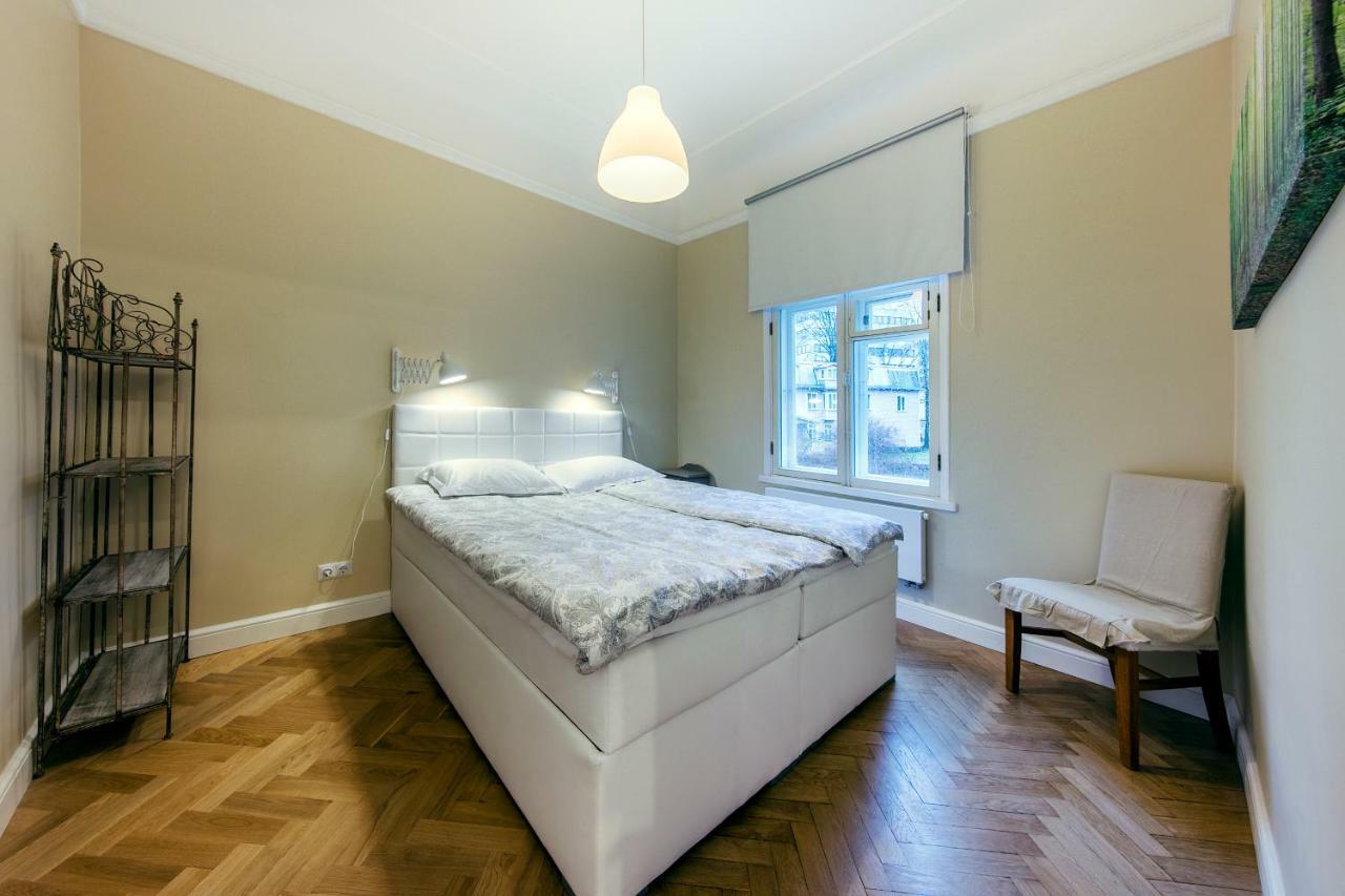Modern History Apartment Талин Екстериор снимка